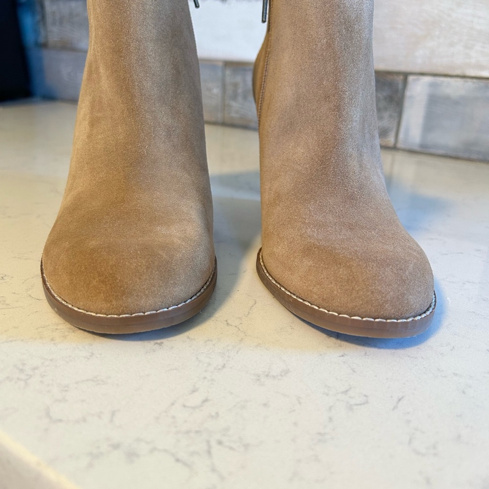 EUC Lucky Brand Yakeena Suede Wedge Ankle Booties 8.5/39 - Picture 5 of 14